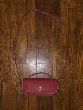 NWOT Tommy Hilfiiger Crossbody Handbag